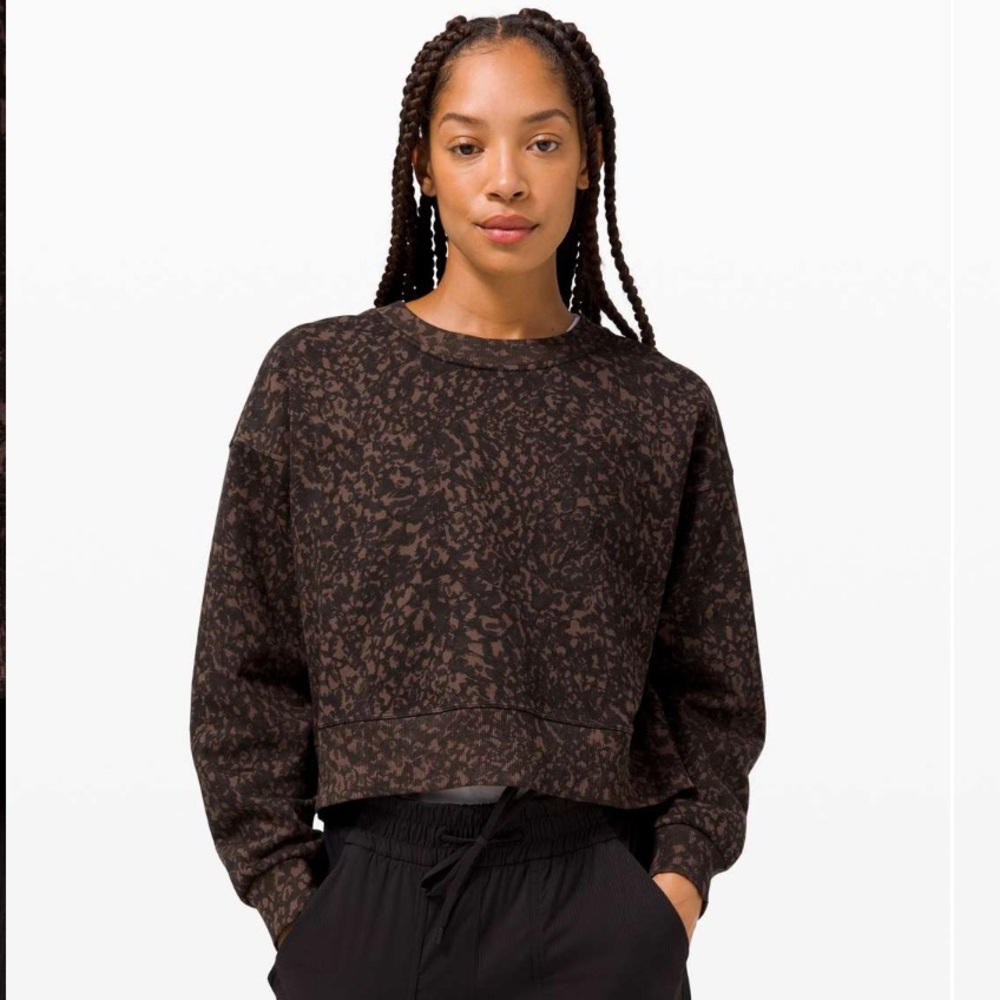 CAMO-Lululemon Perfectly Oversized Cropped Crew Size 6. Wild Thing Camo